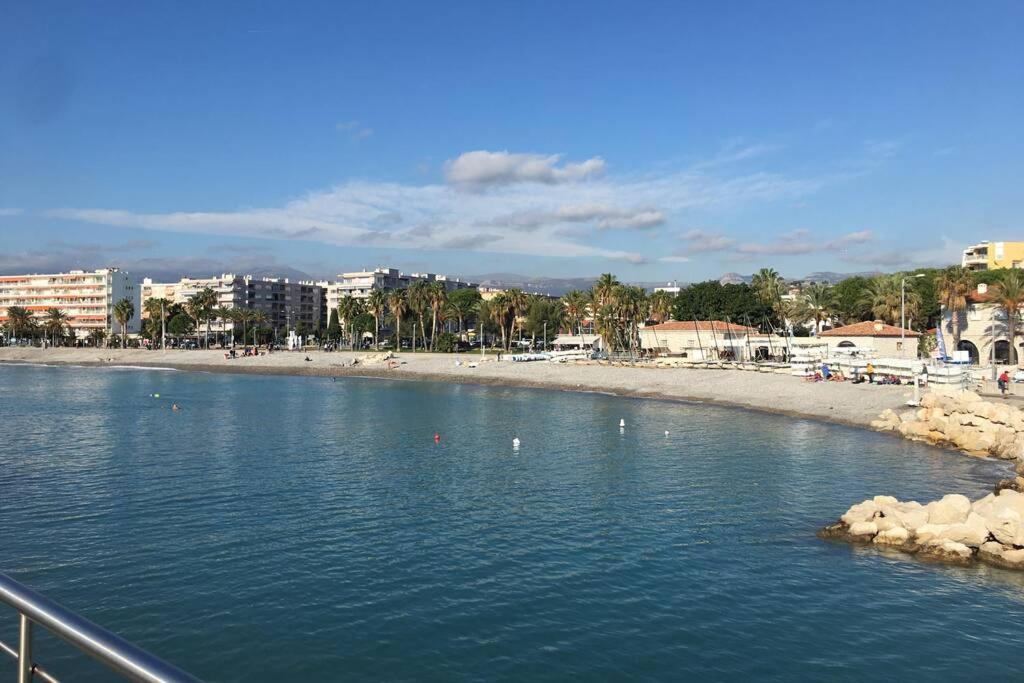 Charmant Appartement Bord De Mer, Plage Cagnes-sur-Mer Luaran gambar